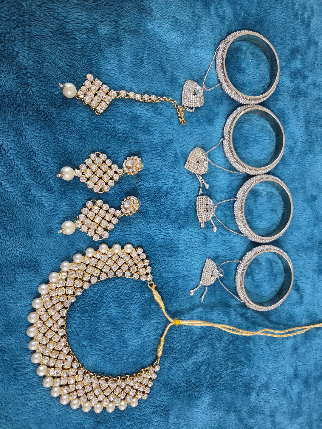 Jewellery Set - Necklace, Earrings, Bangles,Tikka