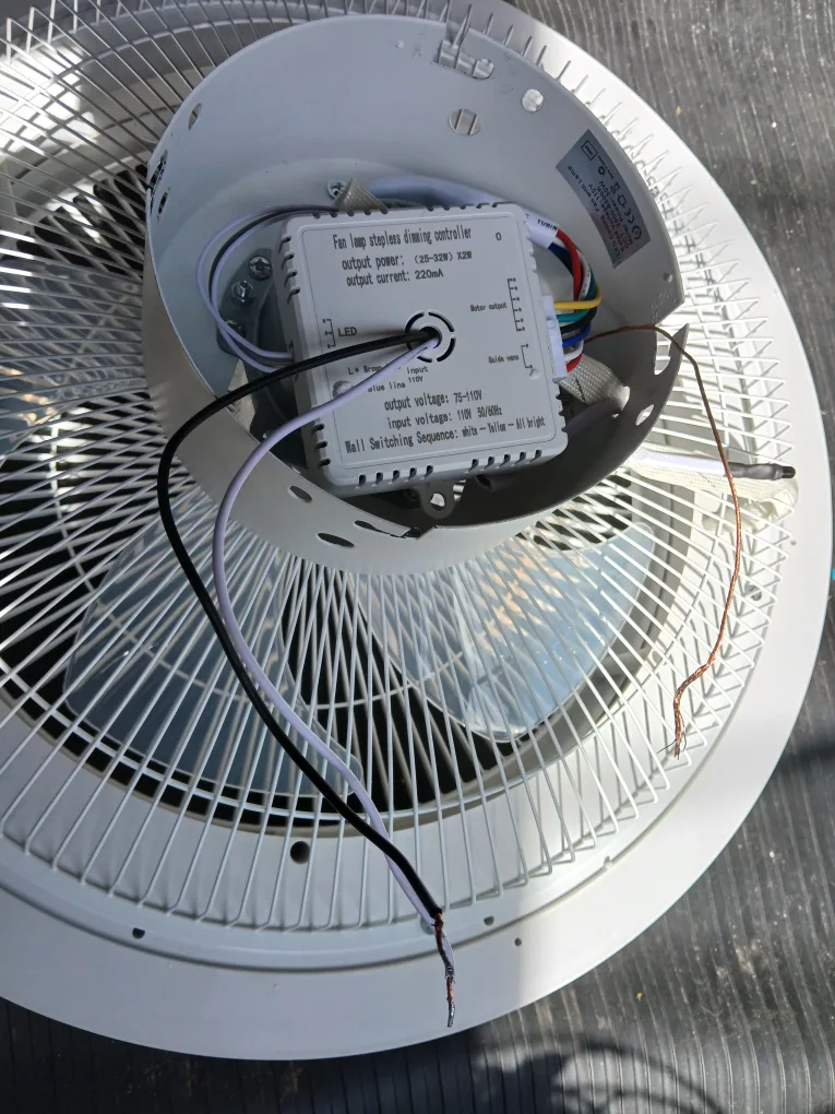 UNTESTED - LED Ceiling Fan with Lamp image indicator(3)
