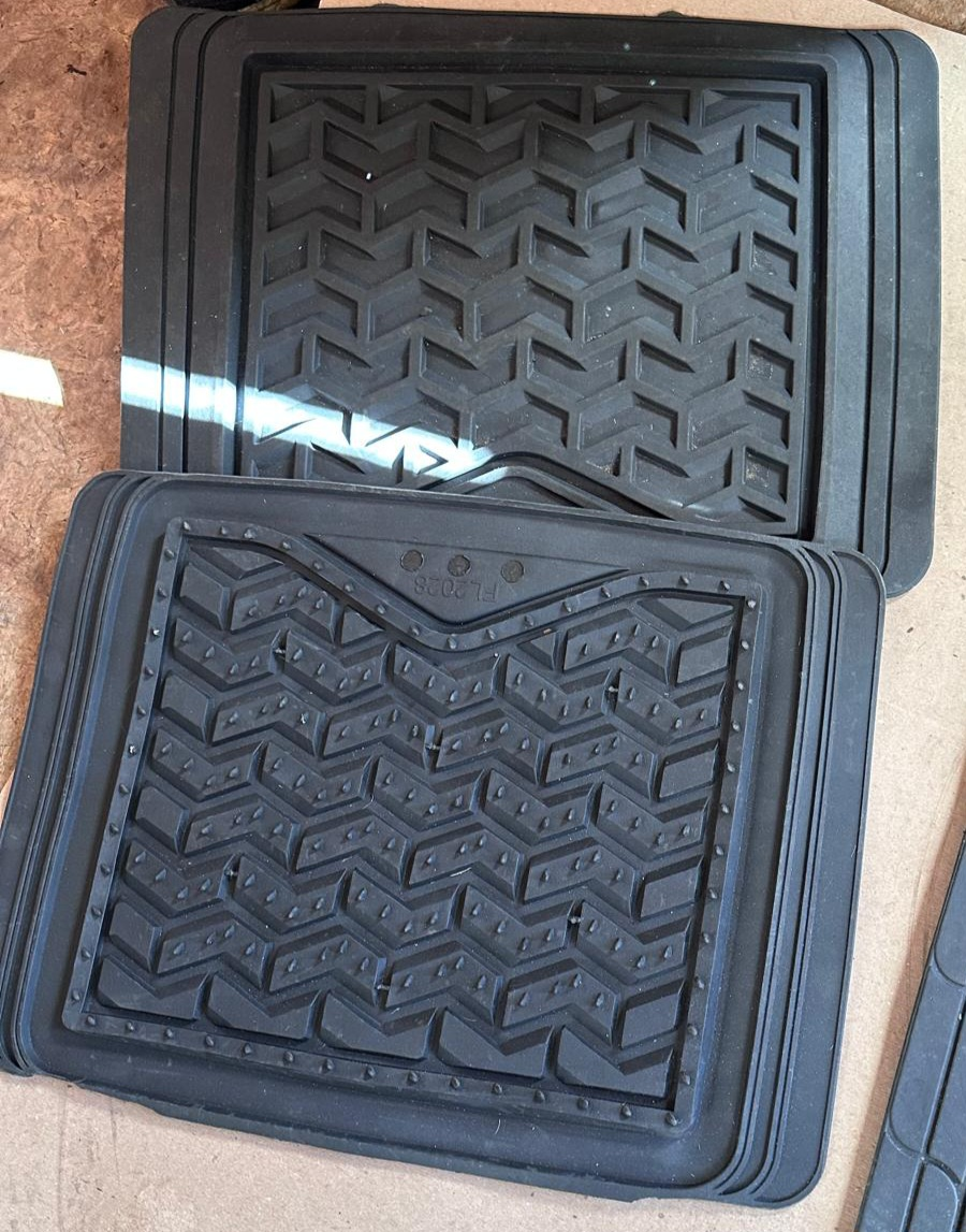 Selling Michelin All-Weather Universal Floor Mat Set, 4-pc - photo 2