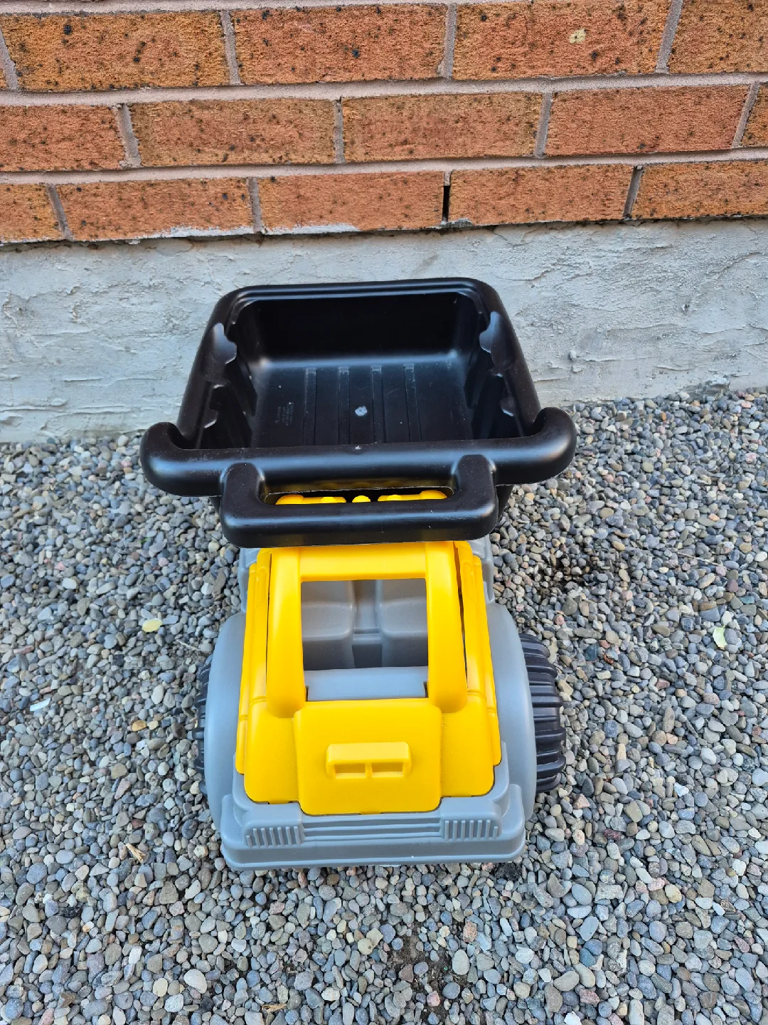 Tonka Mighty Dump Truck - Yellow & Black thumbnail