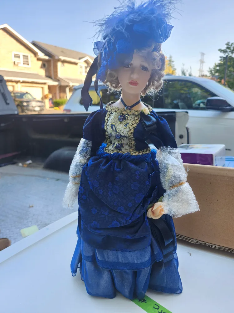 KAA-HO 16" Dress Porcelain Doll with Stand image indicator(2)