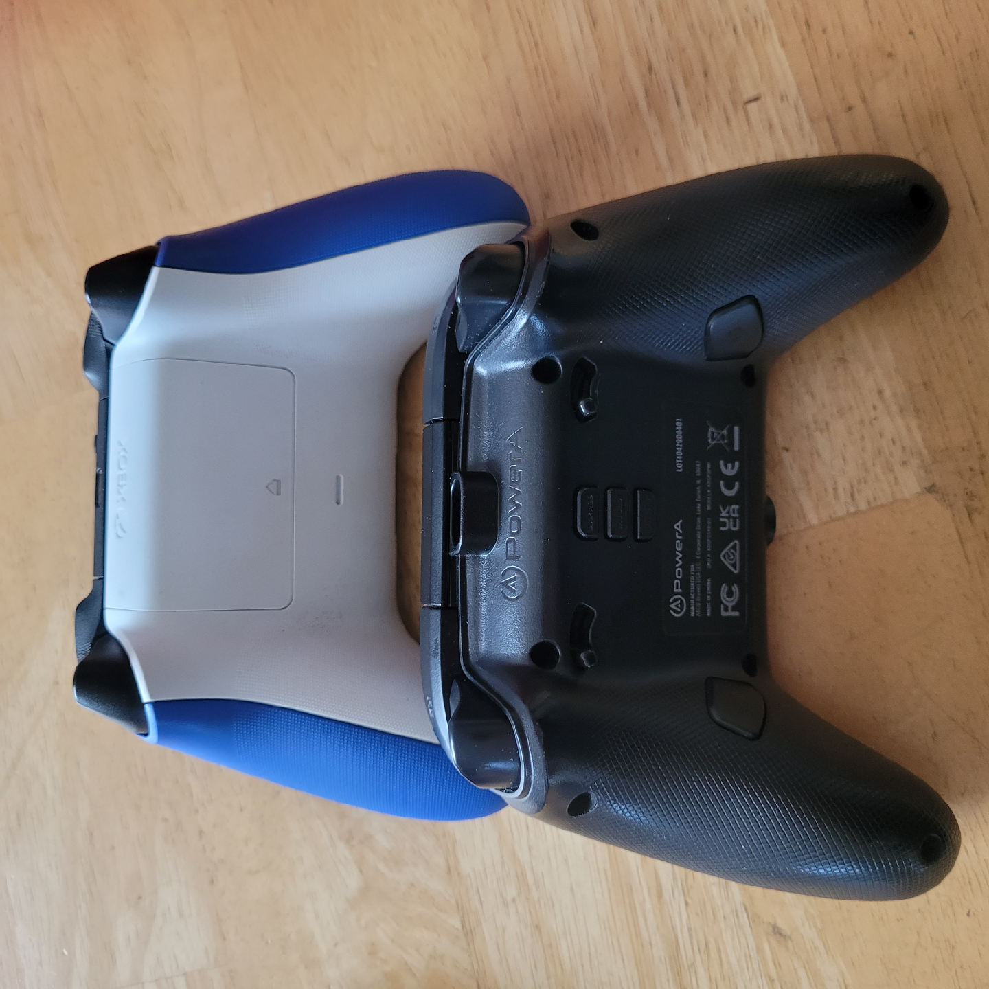 1TB Xbox Series X Console  2 controllers. - photo 3