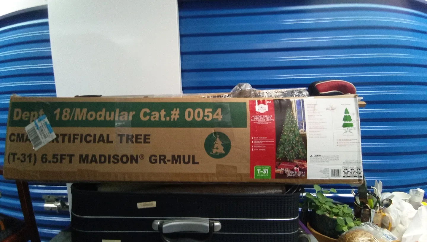 Holiday Time 6.5-Foot Pre-Lit Madison Pine Tree image indicator(3)