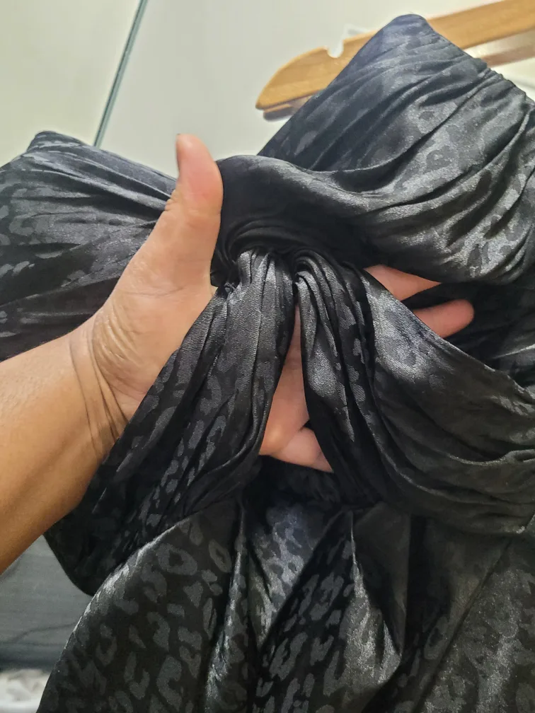 Black Strapless Cocktail Dress image indicator(4)