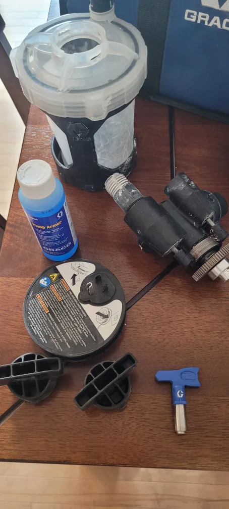 Graco Paint Sprayer parts with Accessories (New motor, tip..) image indicator(4)