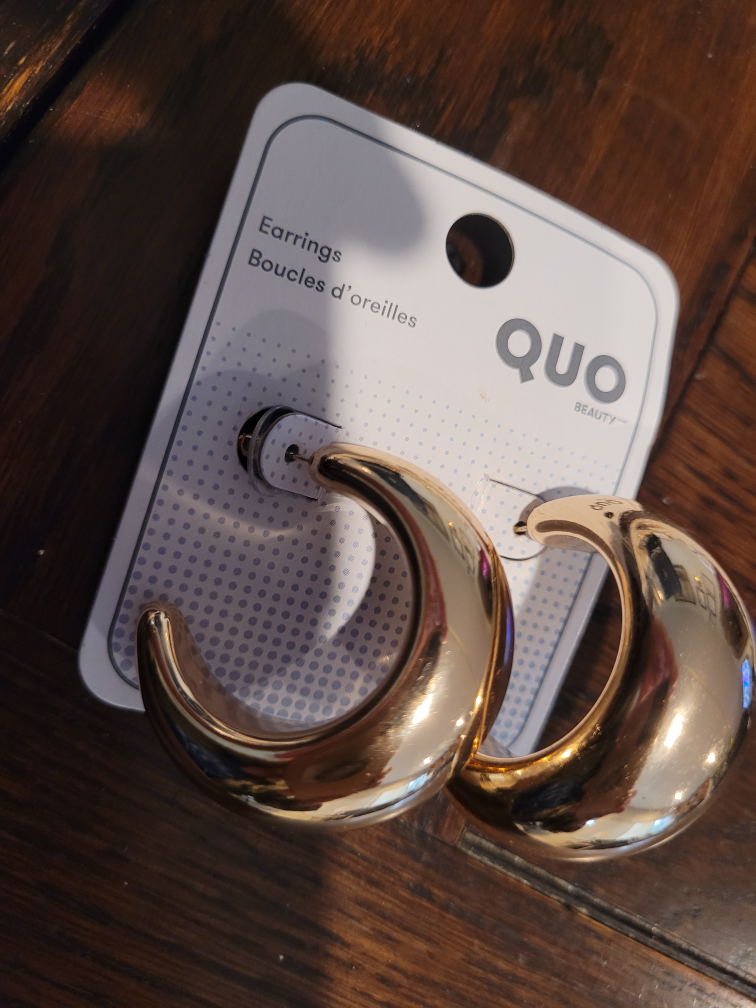 QUO Beauty Gold Hoop Earrings - New!