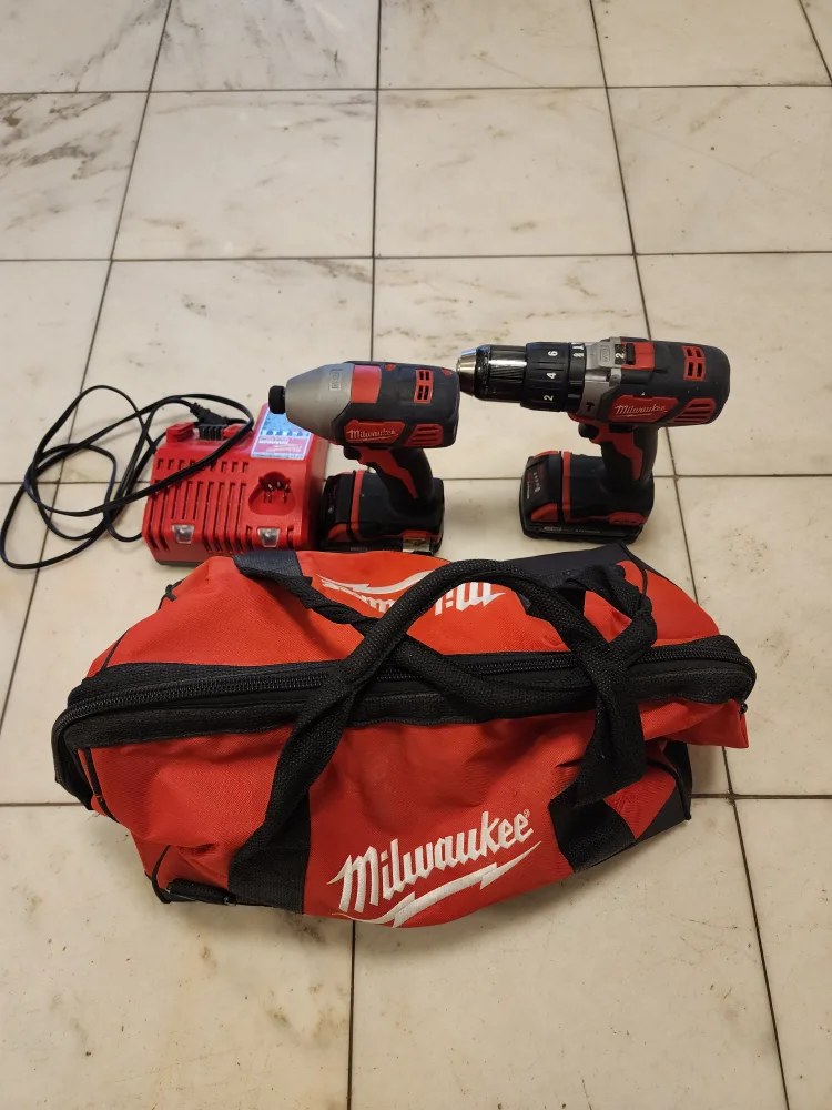 Milwaukee M18 Cordless Drill and Impact Driver Kit image indicator(7)