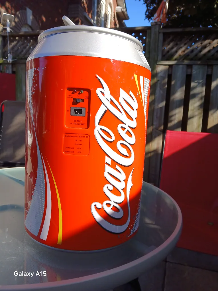 Coca-Cola Can Shaped Mini Fridge image indicator(4)