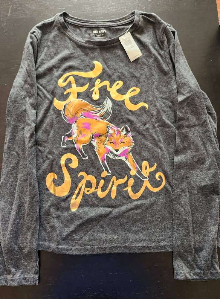 New with tags girls size 14-16 shirt. Pick up in Kitchener, $6