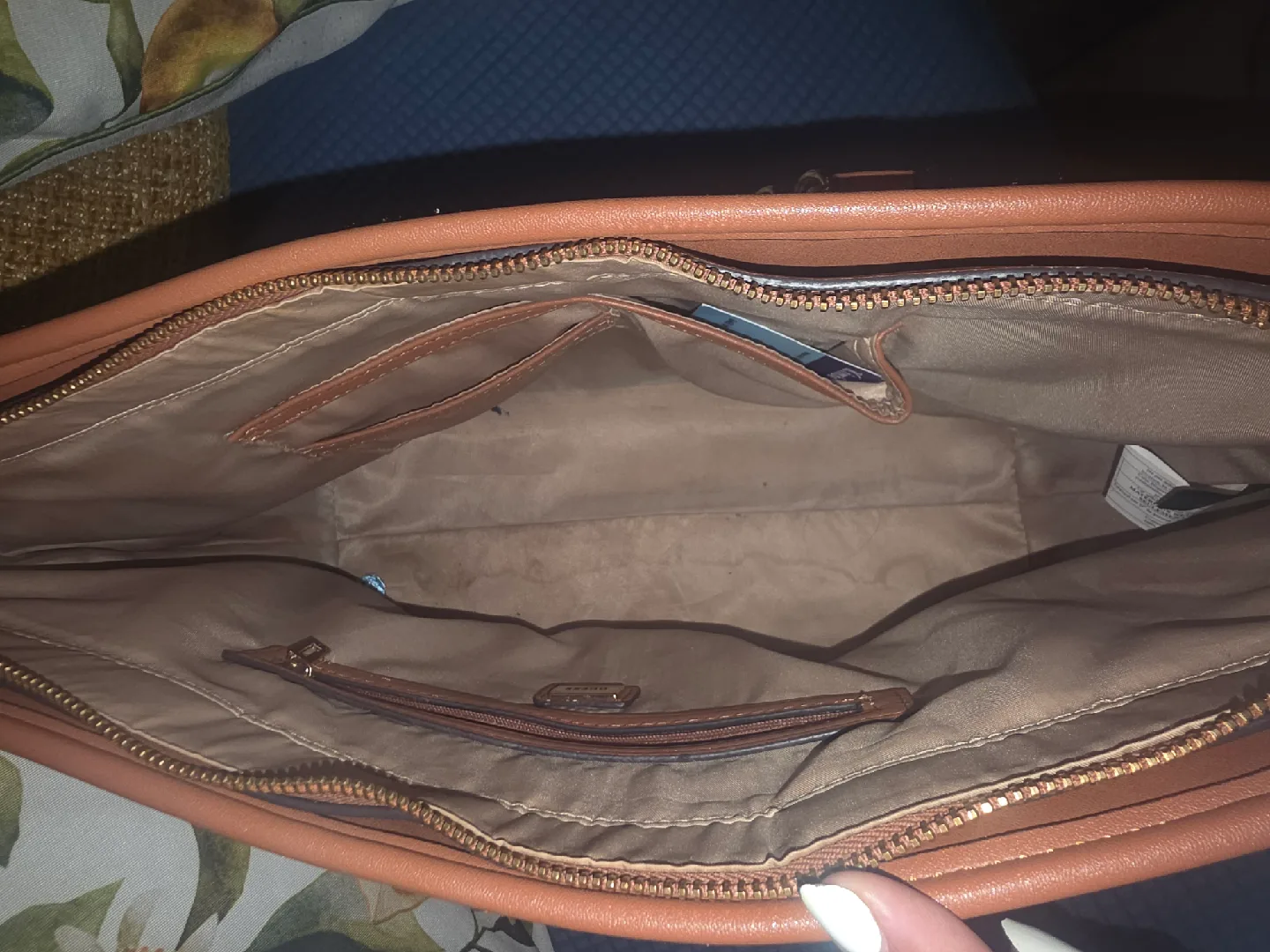 Guess Brown Tote Bag image indicator(2)