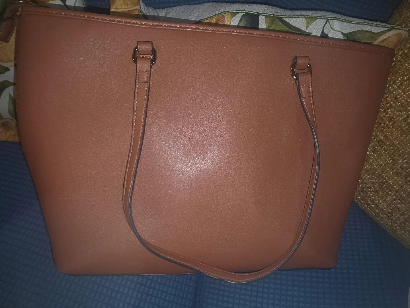 Guess Brown Tote Bag image indicator(3)