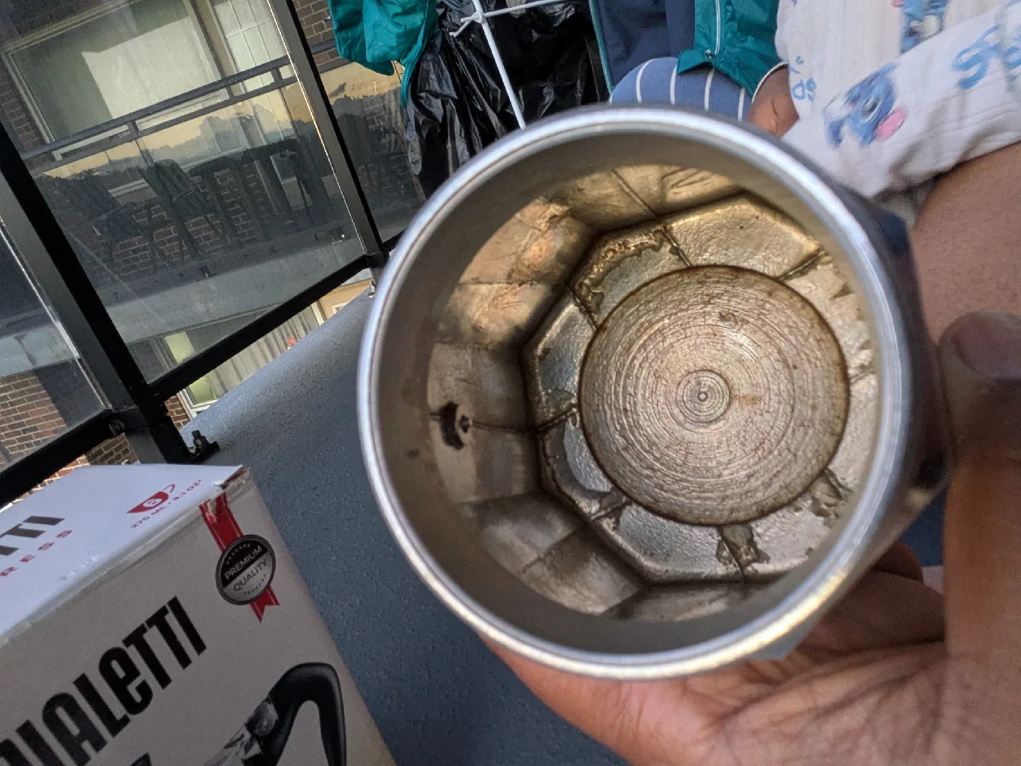 Bialetti Moka Express 6-Cup Stovetop Espresso Maker image indicator(3)