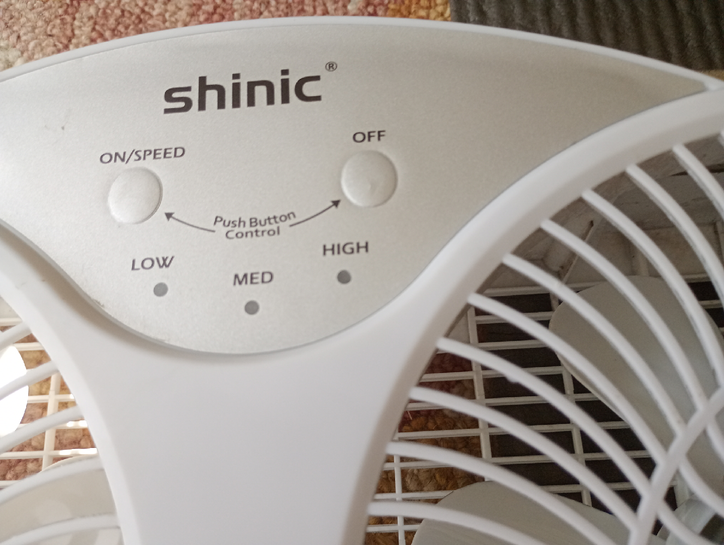 Shinic Window Fan - White - photo 2