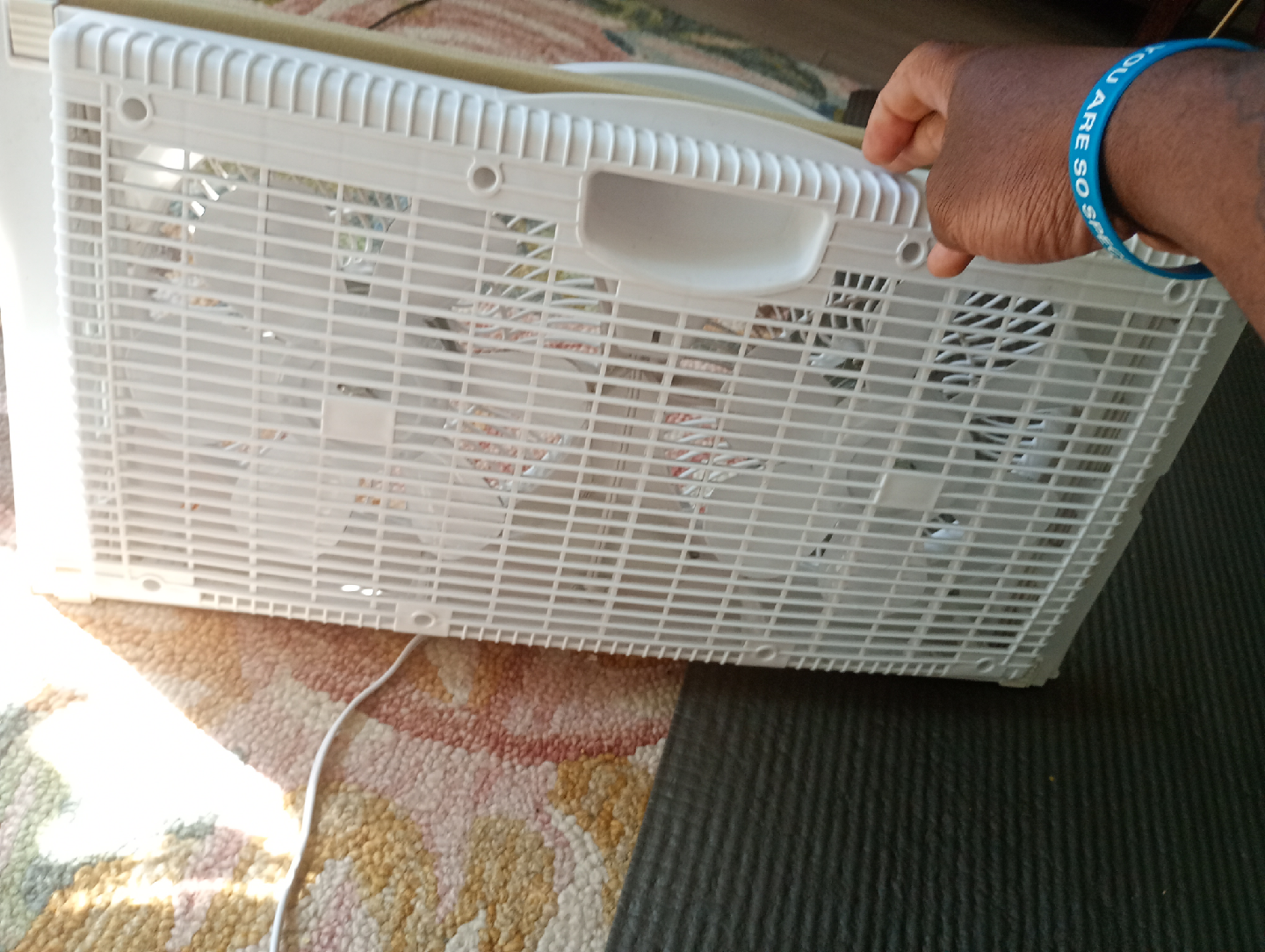 Shinic Window Fan - White - photo 3