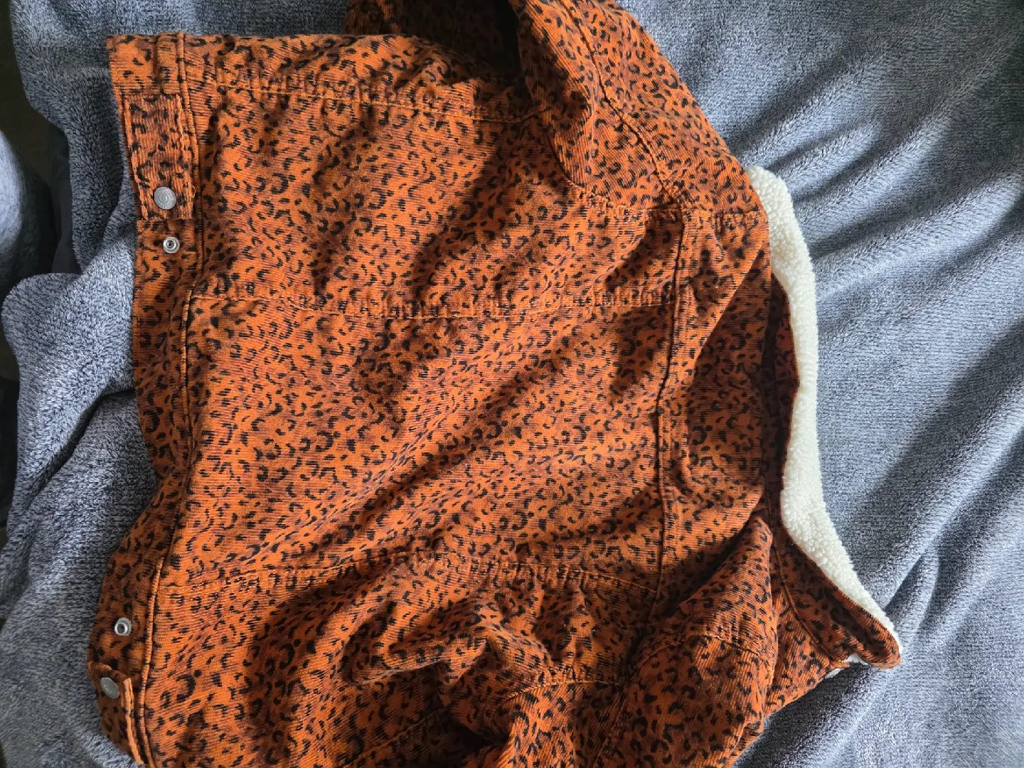 Levi Strauss & Co. Leopard Print Corduroy Jacket - Size M image indicator(3)