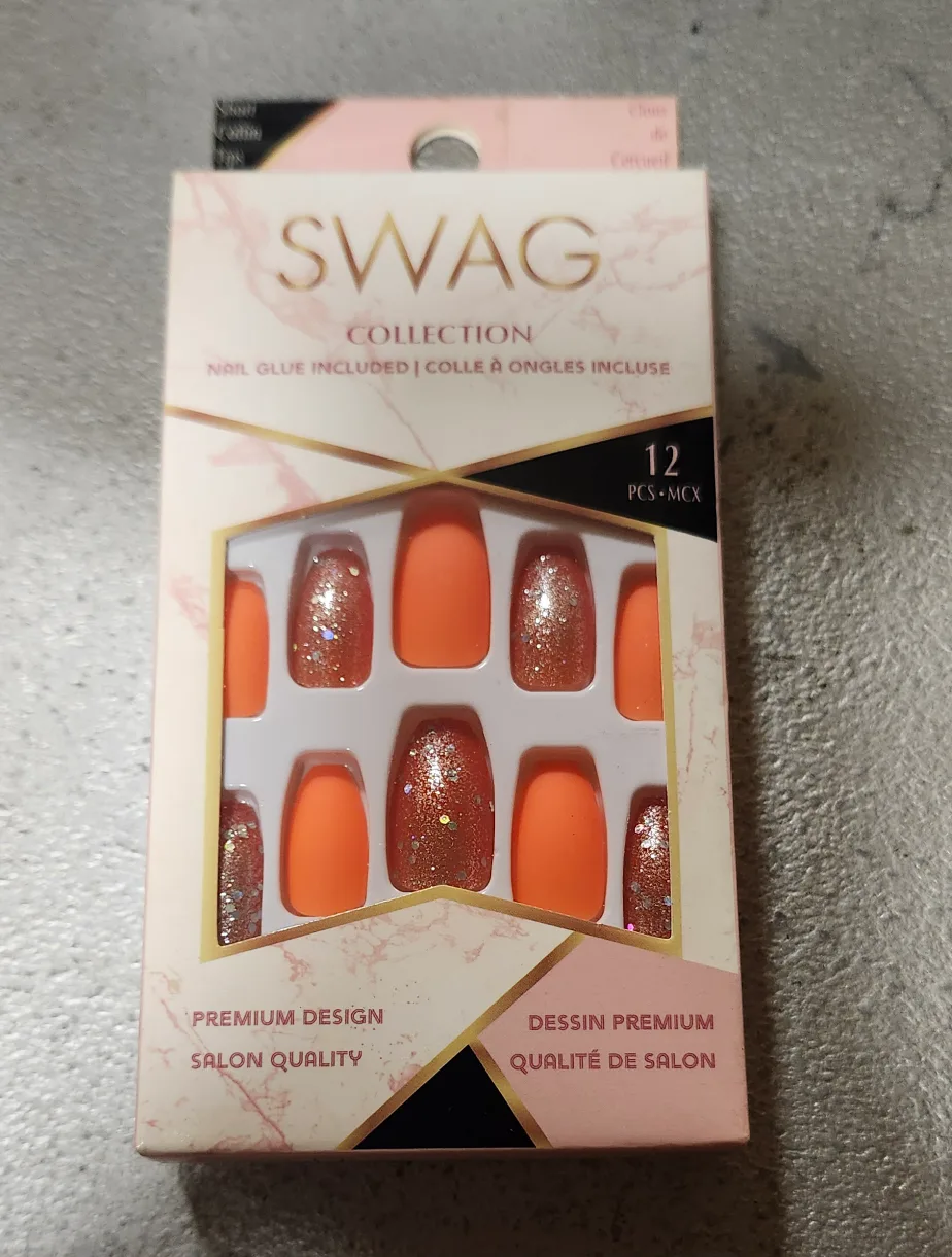 Lot of New Swag, Sassy+Chic Press On Nails image indicator(4)