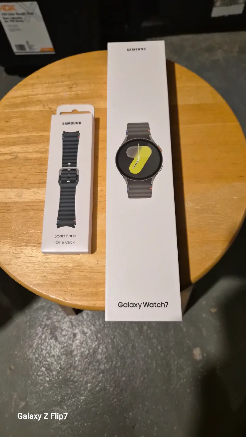 Samsung Galaxy Watch 7 - New in Box image indicator(3)