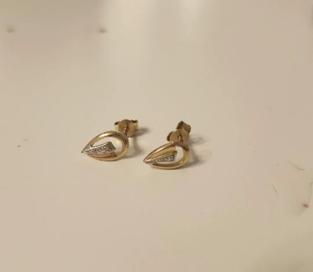 Gold Teardrop Earrings thumbnail