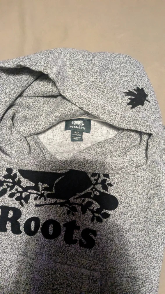 Roots Kids Grey Hoodie Size S/P image indicator(3)