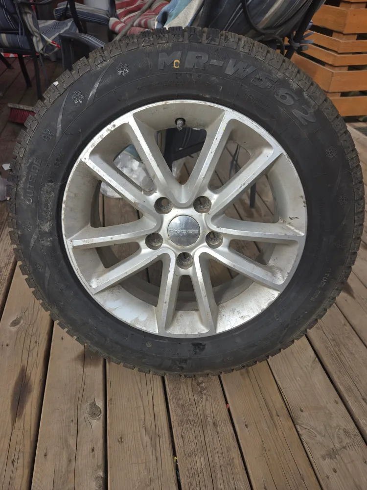 Set of 4 brand new winter tires image indicator(4)