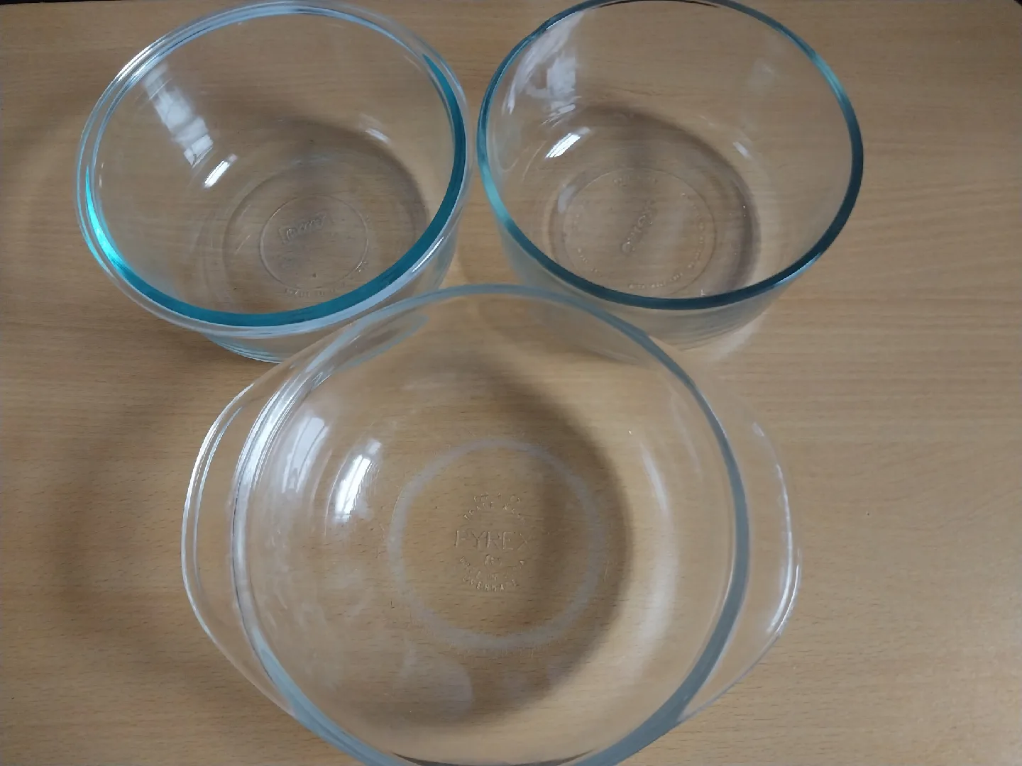 Pyrex & Snapware Glass Bowls Set available! Firm price. thumbnail