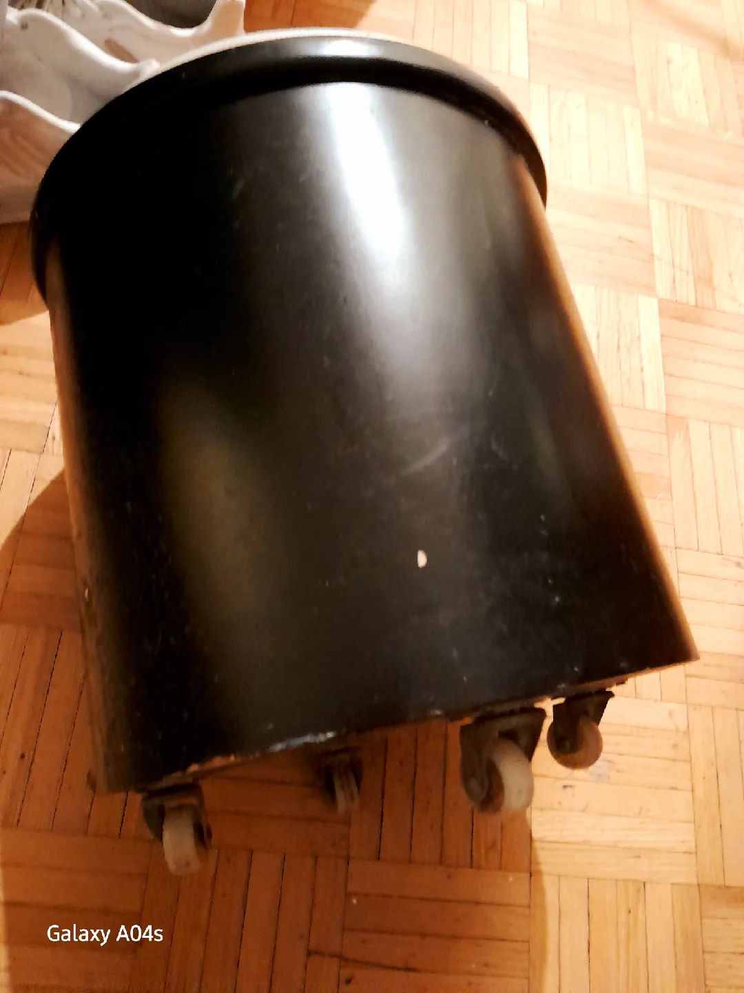 Black Round Padded Rolling Stool+🥕 image indicator(3)