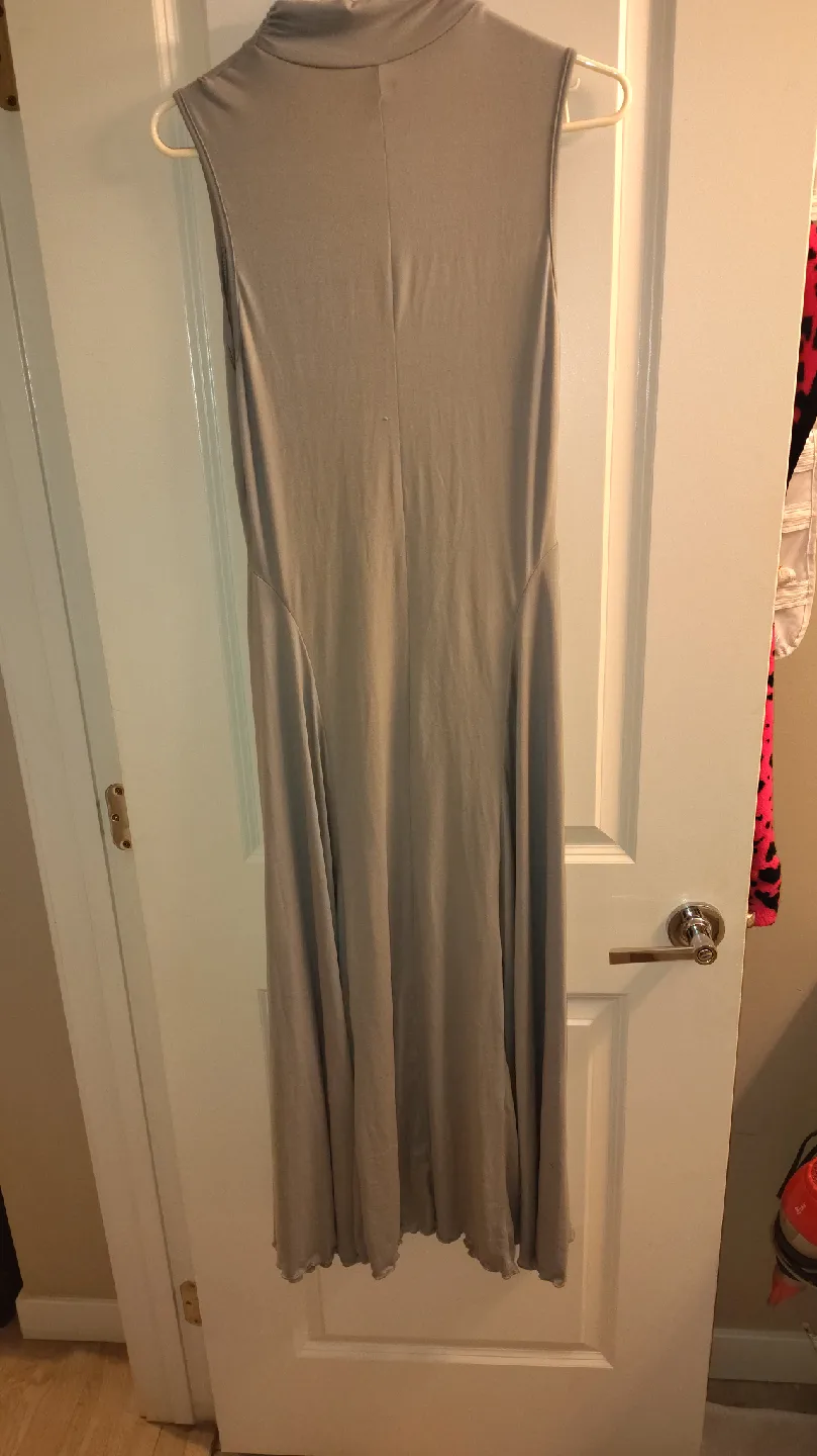 New SHEIN MOD Sleeveless Maxi Dress - Size M image indicator(3)