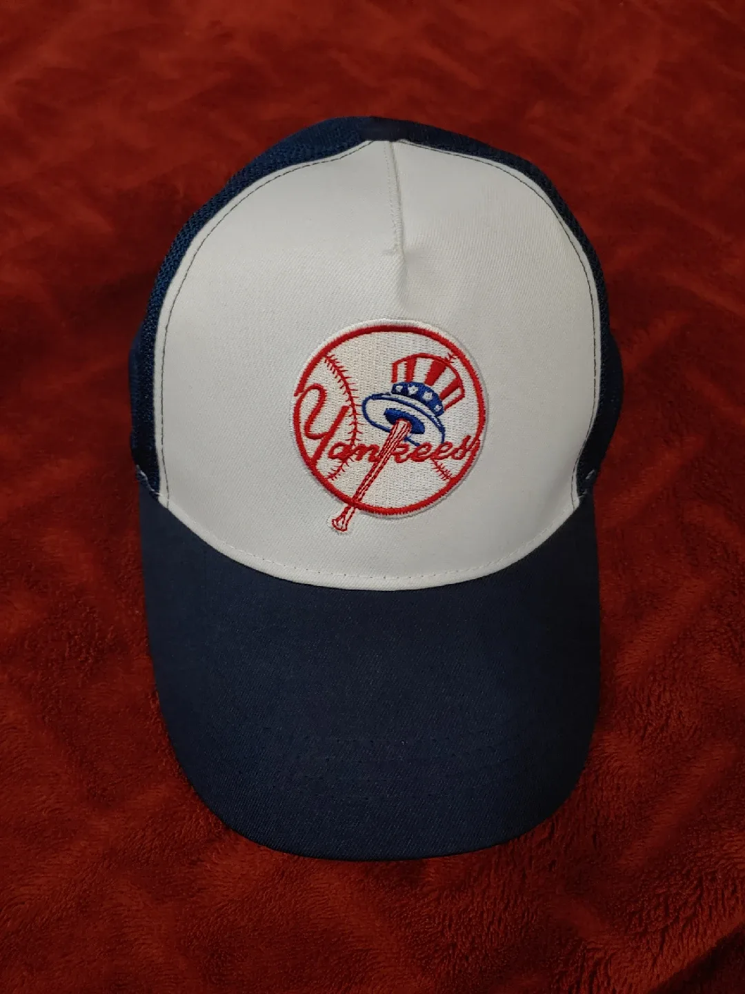 Yankees MLB Coors Light Adjustable Cap thumbnail