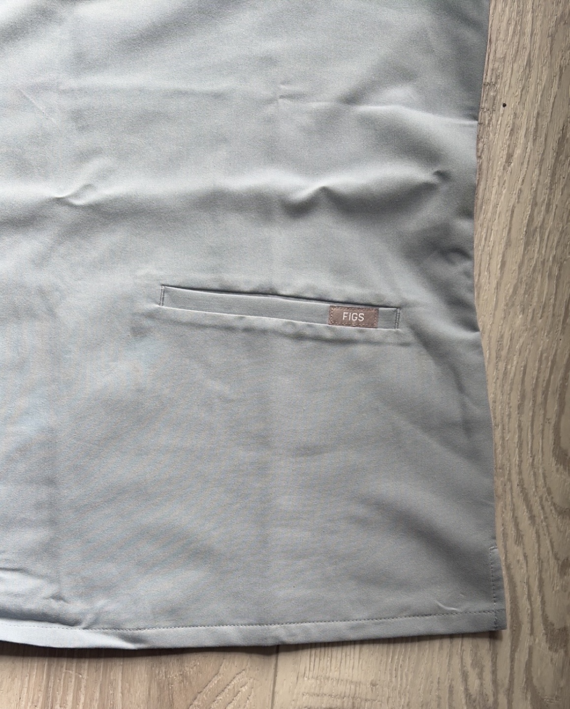 Figs casma 3 pocket scrub top - photo 5