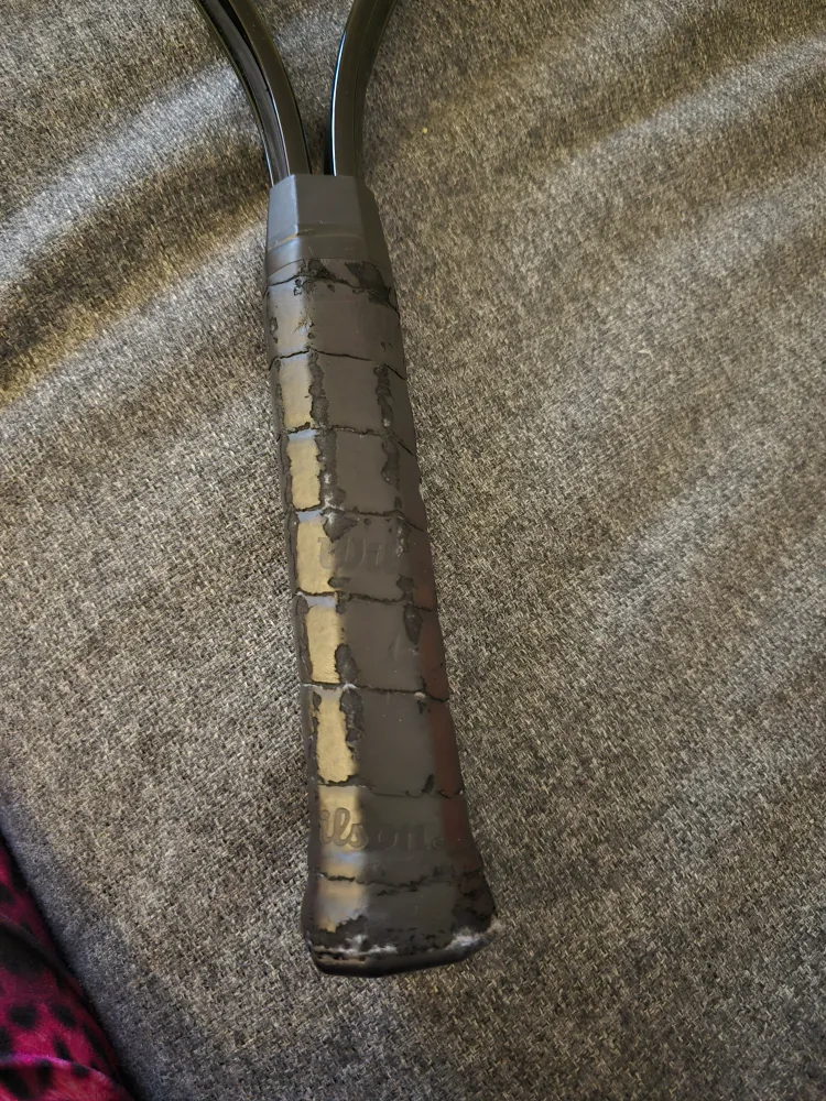 Wilson Matrix Tennis Racquets - Set of 2 plus 3 balls image indicator(2)