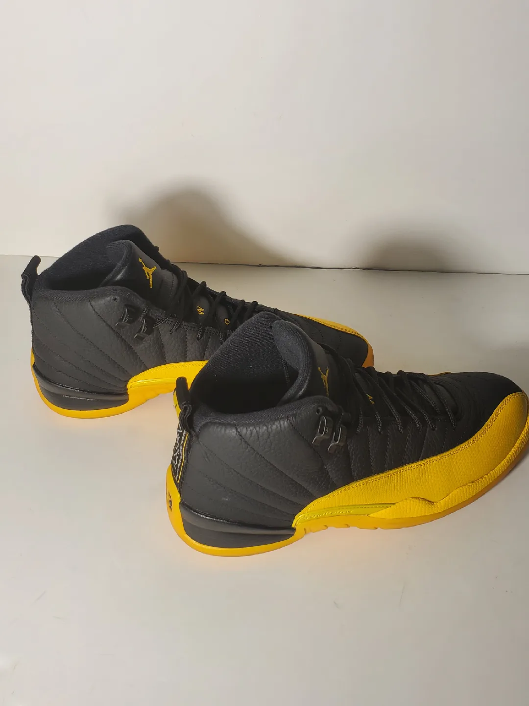 Jordan 12 Retro Black University Gold W/Box 130690-070 S 10 image indicator(9)