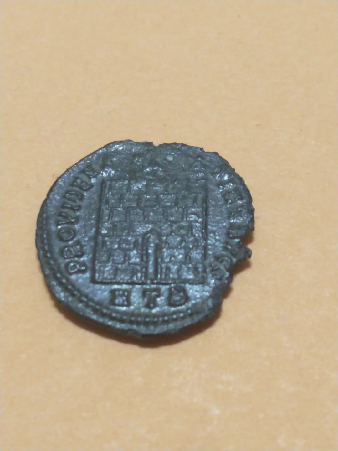Nice Barbarous radiate ancient coins c. 3rd century AD image indicator(7)