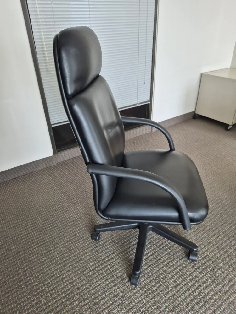 Black Office Chair image indicator(3)