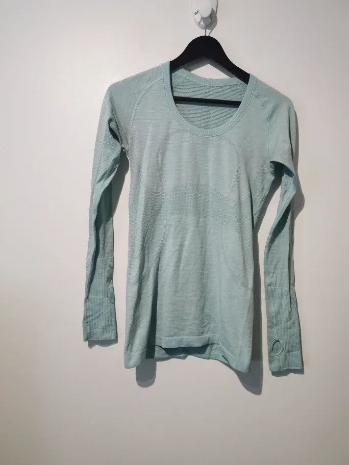 Lululemon small top image indicator(2)