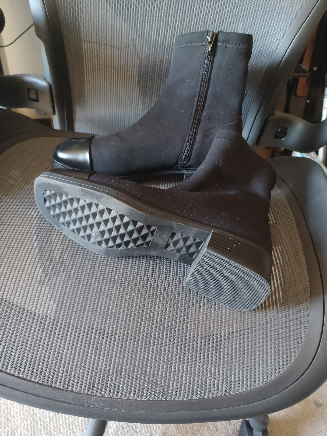 Aerosoles Black Ankle Boots - Size 8.5 - photo 2