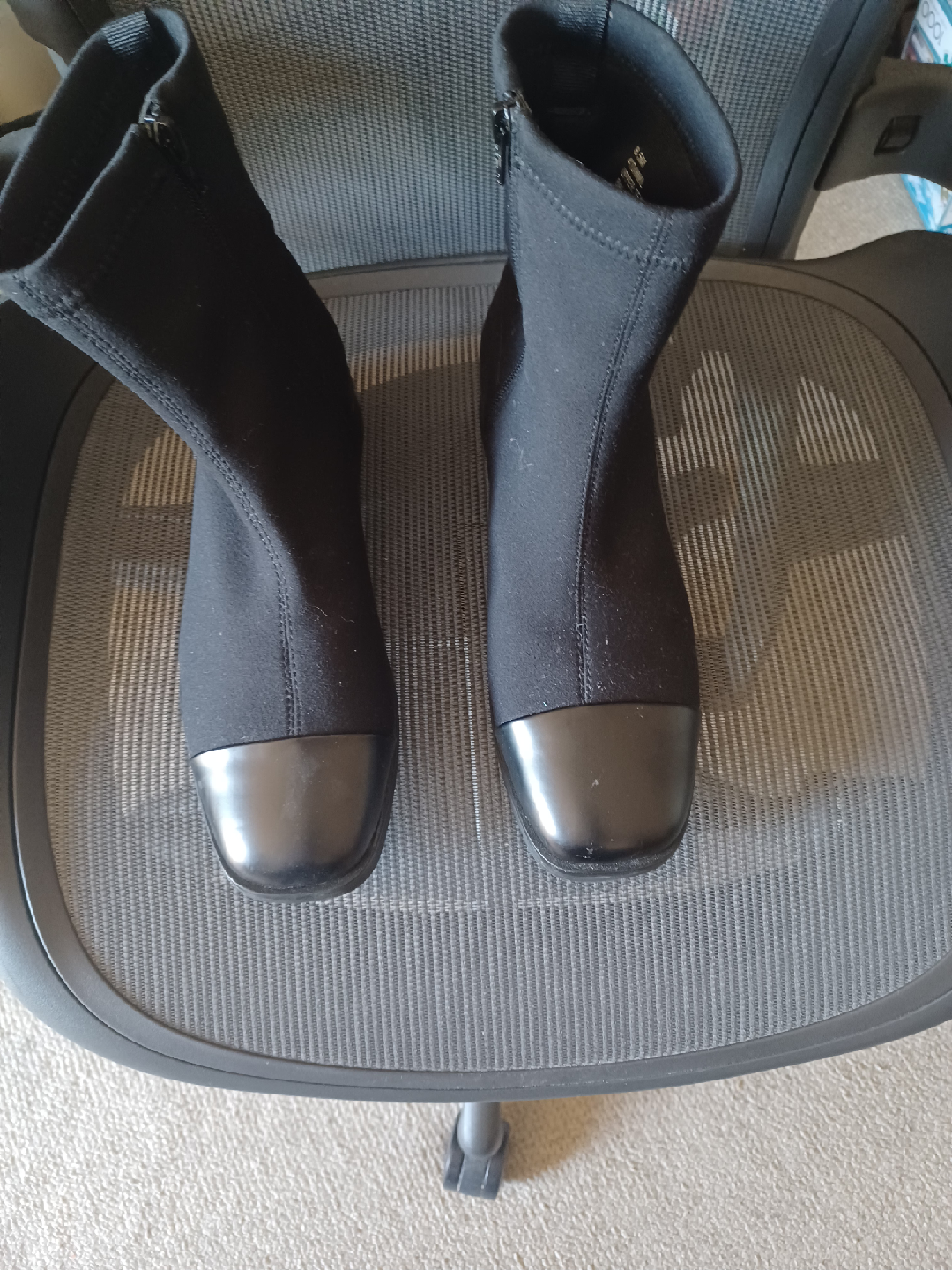 Aerosoles Black Ankle Boots - Size 8.5 - photo 3