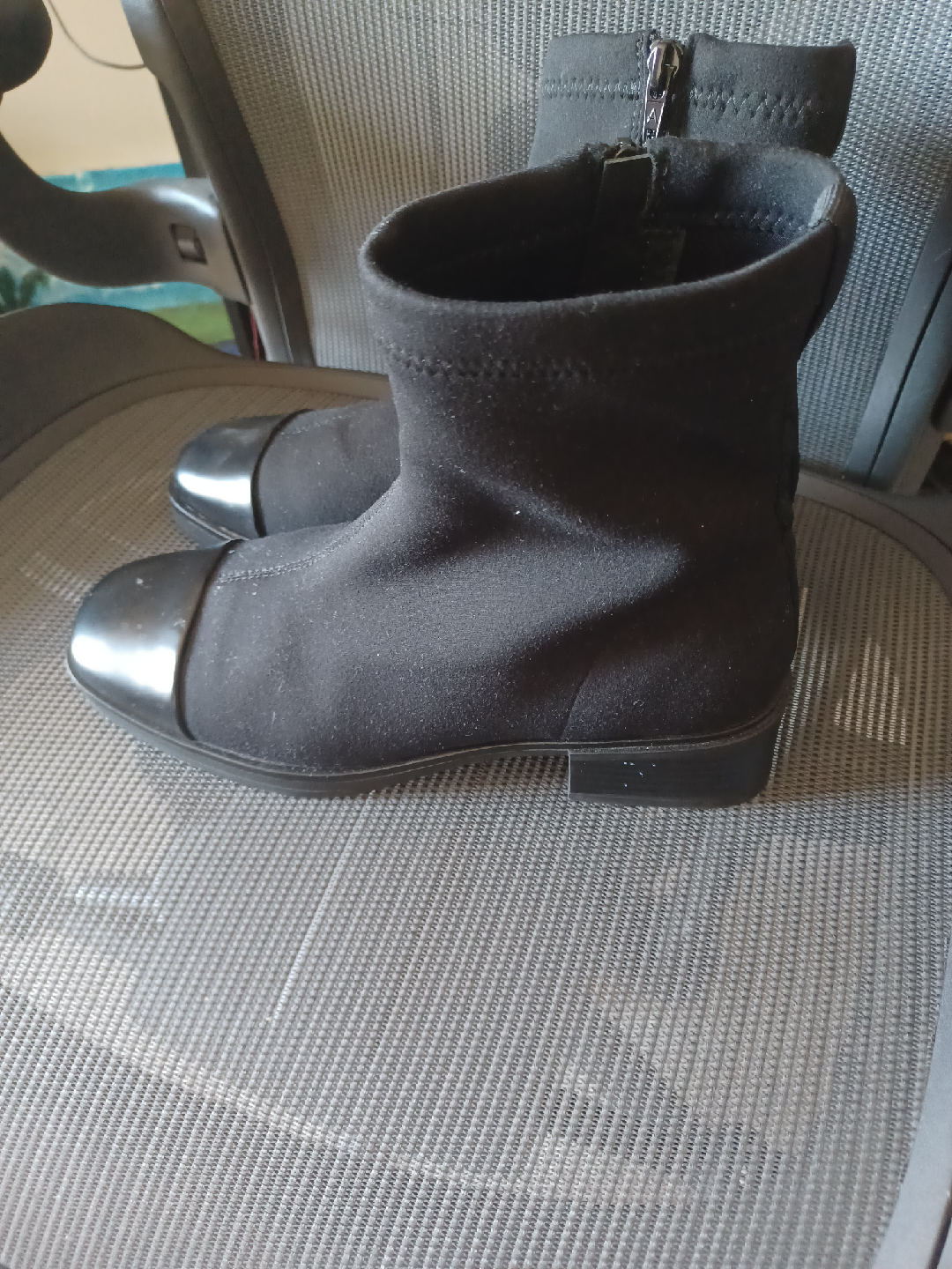 Aerosoles Black Ankle Boots - Size 8.5 - photo 4