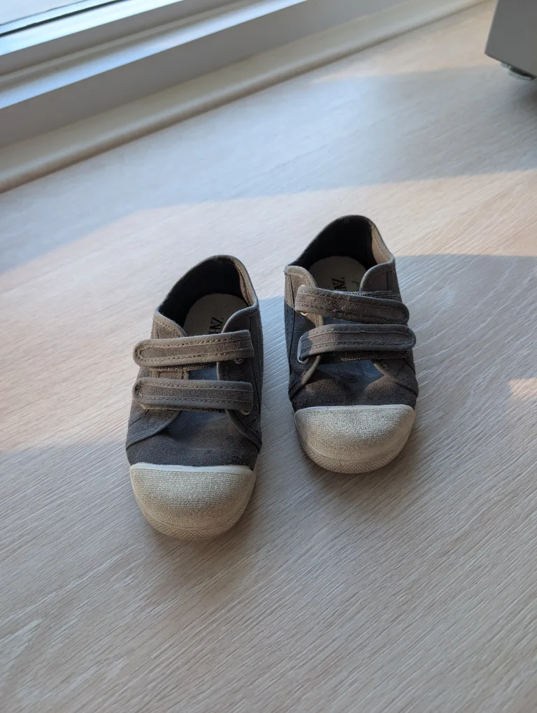 Zara Kids Grey Sneakers - Size 27 thumbnail
