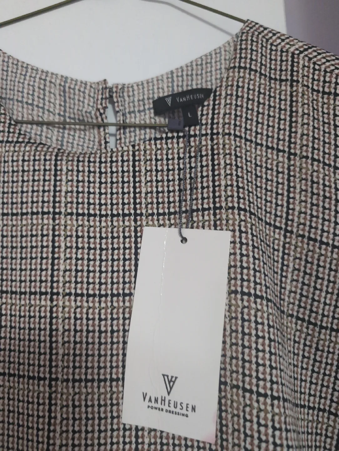 New Van Heusen Dress - Size L image indicator(2)