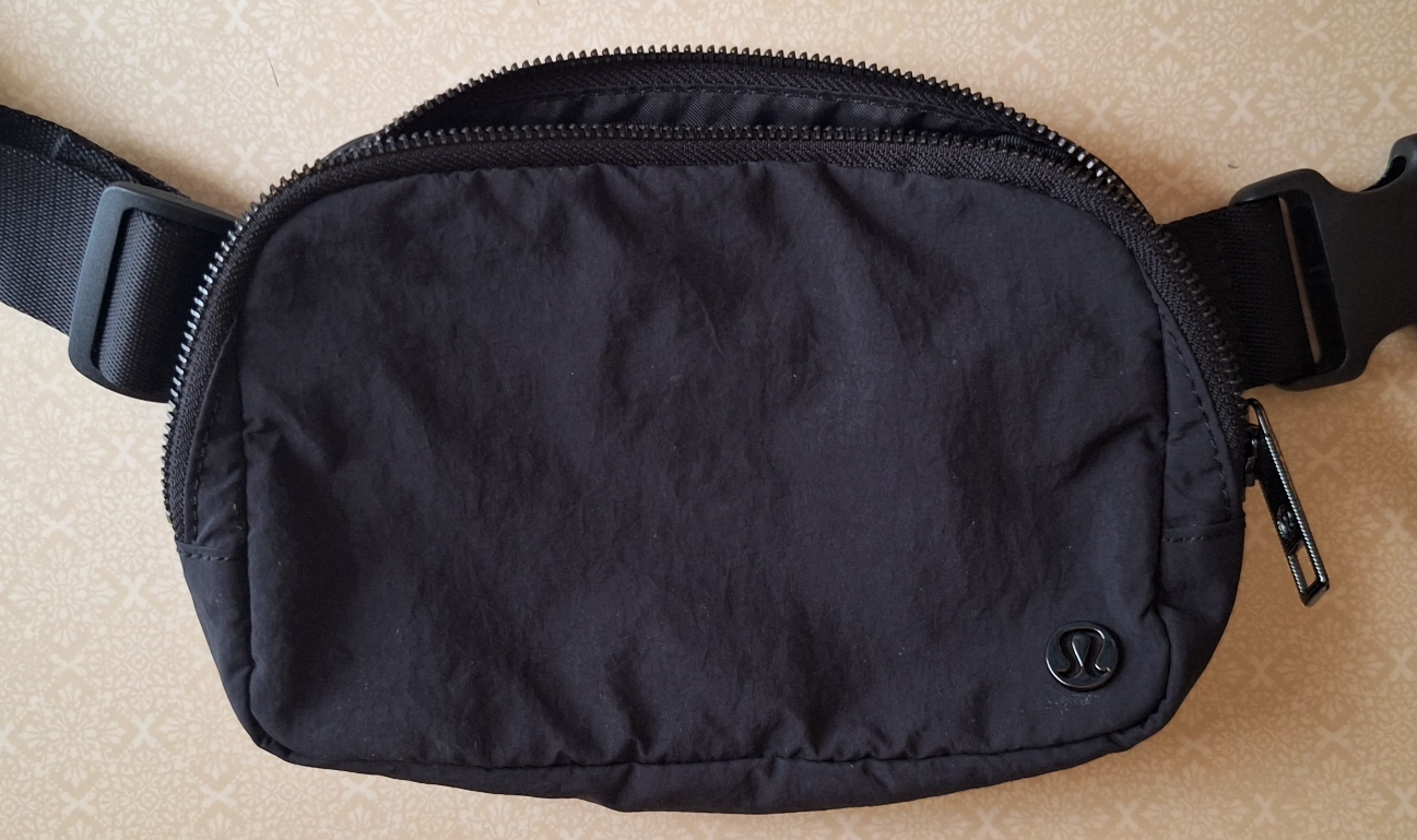Lululemon Everywhere Belt Bag Black