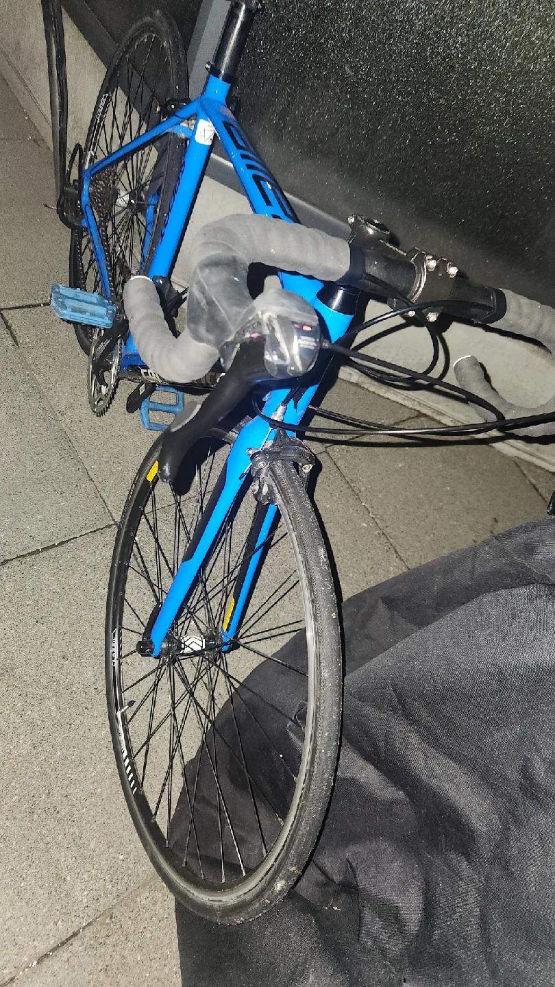 Specialized Allez Sport Road Bike image indicator(6)