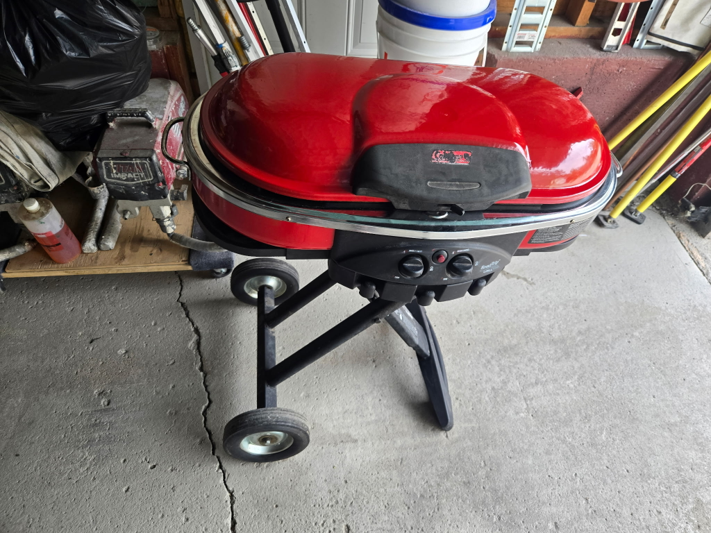 portable grill included 5small propane bottle