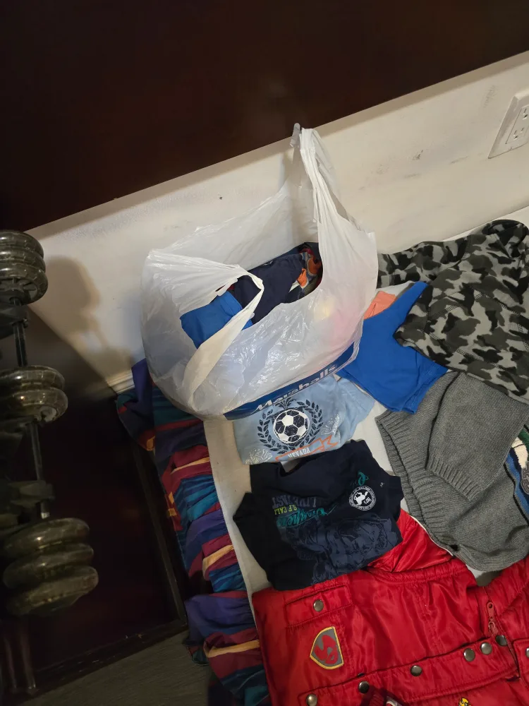 Mixed kids' clothing lot image indicator(5)