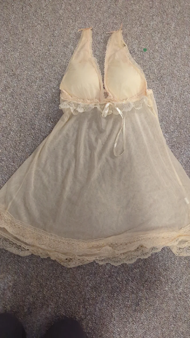 New La Vie en Rose Bikini Top - XS and a lace nightgown image indicator(4)