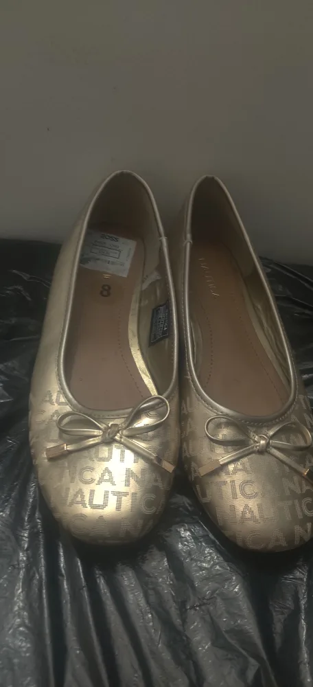 Nautica Gold shoes - Size 8 thumbnail