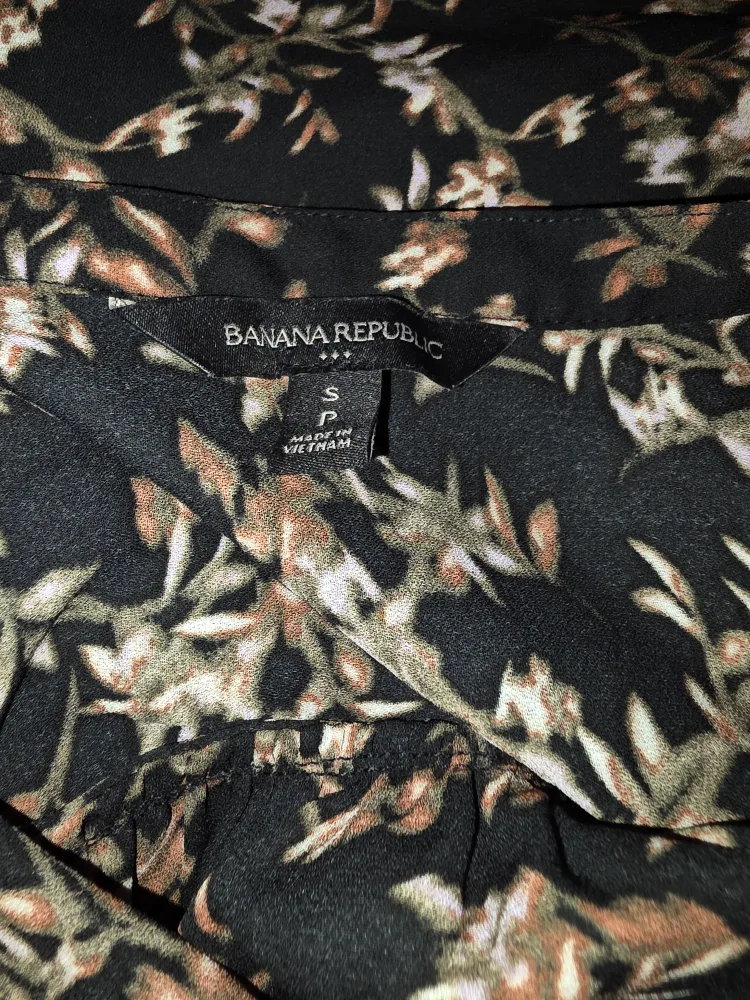 Banana Republic Floral Blouse - Size Small image indicator(2)