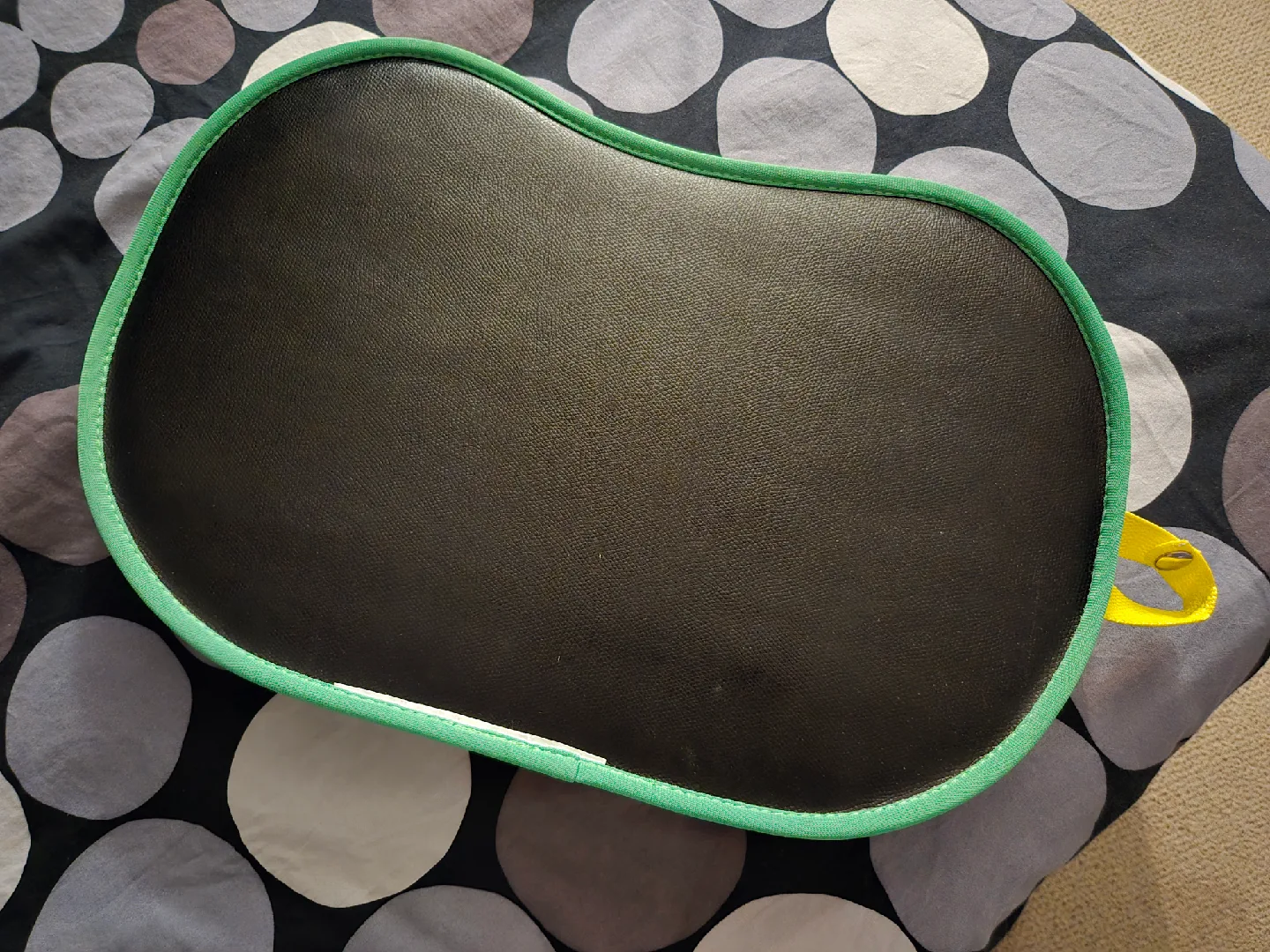 Munchkin Soft Spot Cushioned Bath Mat and Bath Kneeler image indicator(4)