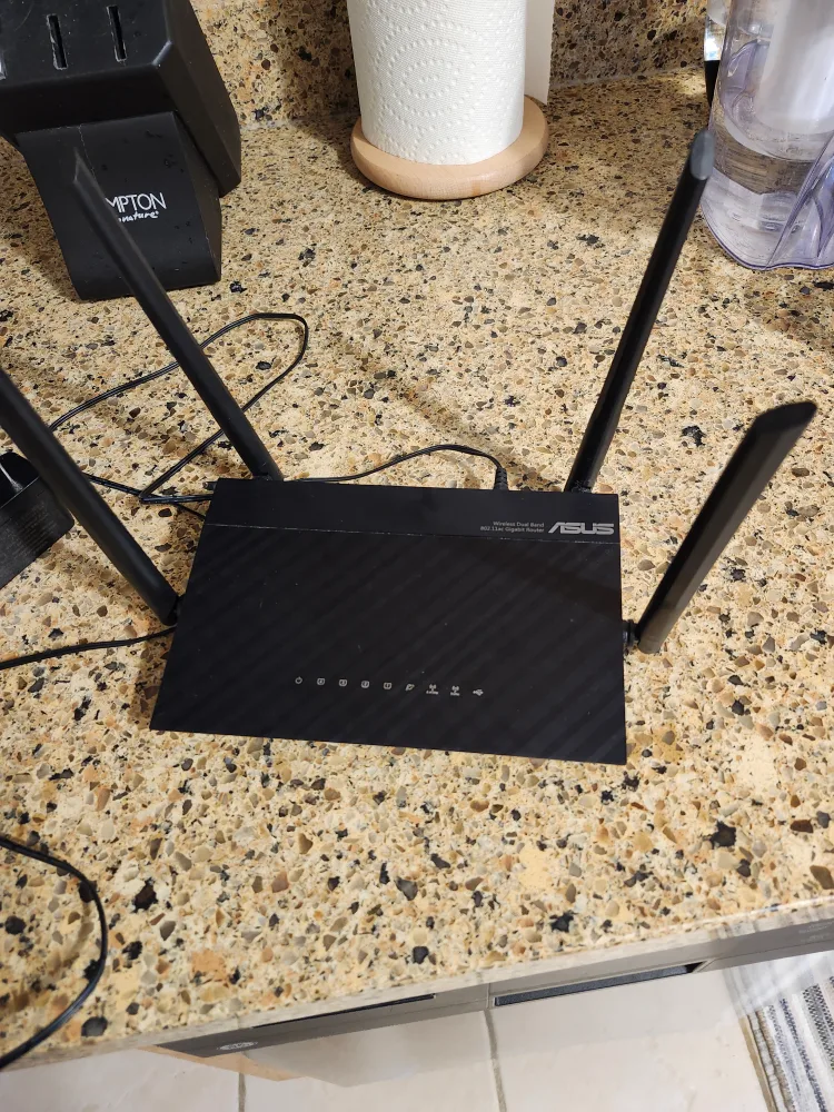 ASUS RT-AC1200GE Dual Band Gigabit Router thumbnail