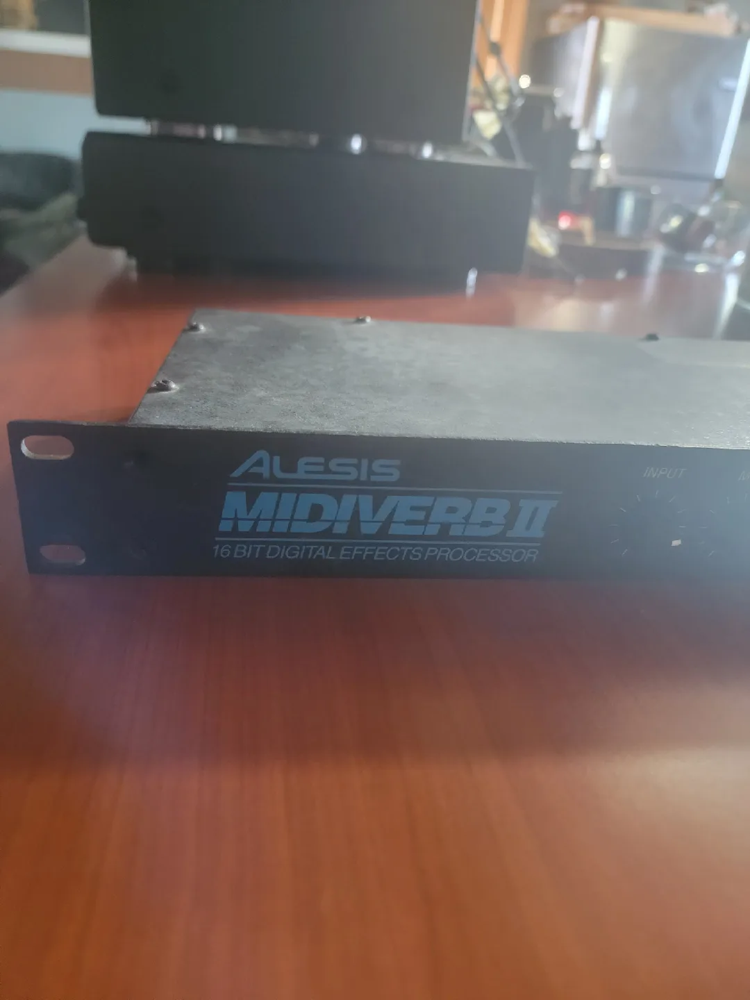 Alesis MIDIVERB II 16 Bit Digital Effects Processor thumbnail