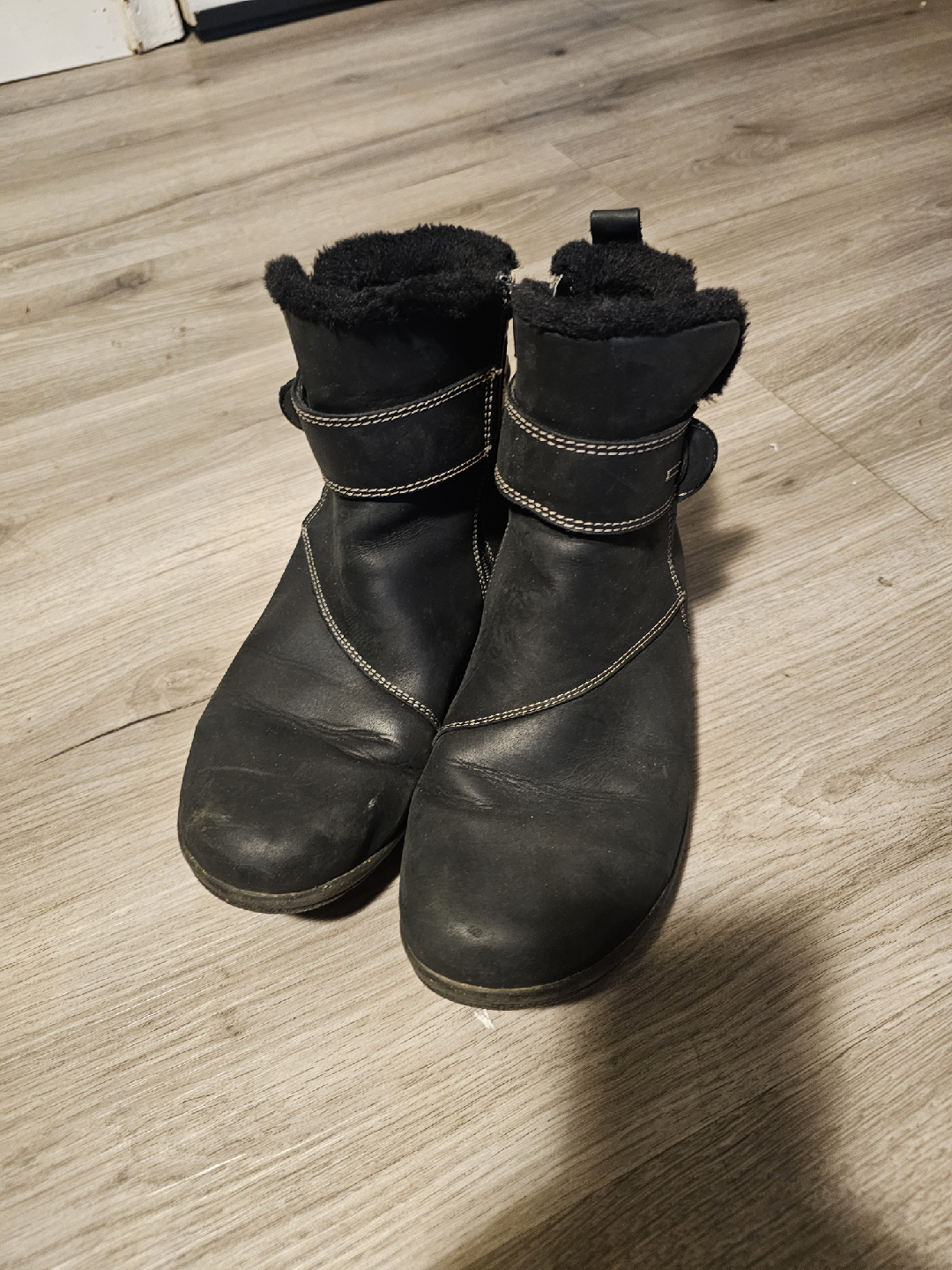 Clarks Black Leather Ankle Boots - Size 10